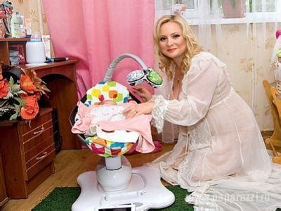 Дочка Светланы Пермяковой учится ходить