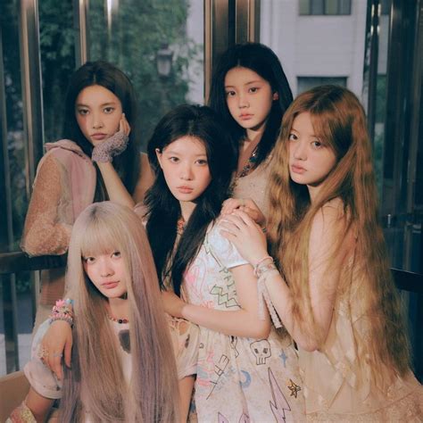 ILLIT (아일릿) Lyrics, Songs, and Albums | Genius