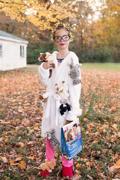 How to be a crazy cat lady for halloween | gail's blog