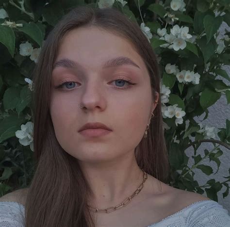 Pin de Vitalina Varfolomei em Me