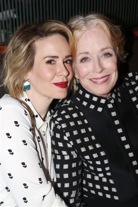 Sarah Paulson (l.) and Holland Taylor sparked dating rumors a few