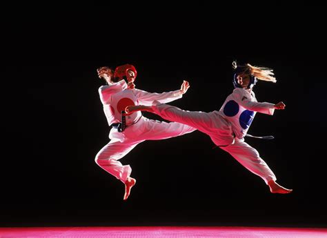 Differences Between Taekwondo vs. Karate