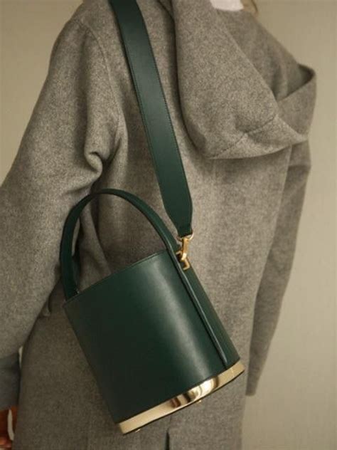 Pin by Victoria on bags | Bags, Tote bag leather, Girly bags