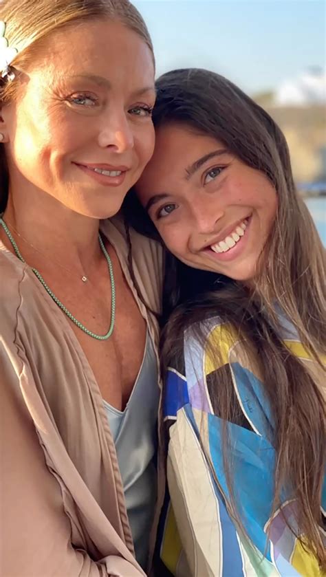 Kelly Ripa, Mark Consuelos stumbled upon nude beach during Greece trip