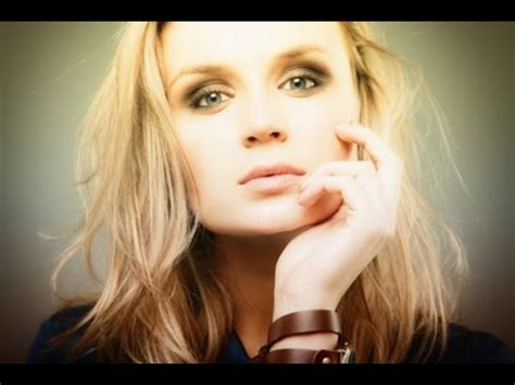 Polina Gagarina - Осколки - YouTube