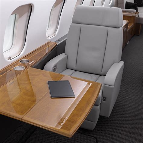 Global 5000 MK3_conf cred_divan_club_13_vert | Intercontinental ...