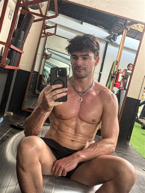 Charlie Matthews – Shirtless Music Celebs