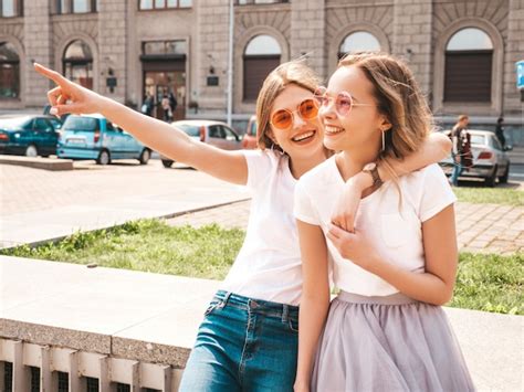 Page 66 | Cute Best Friends Images - Free Download on Freepik