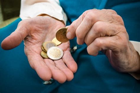 aging parents financial decline