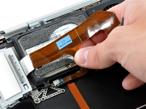 Замена жесткого диска MacBook Air моделей A1237 и A1304 - HD01