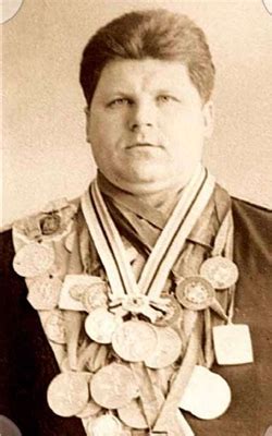 Биография Владимир Голованов