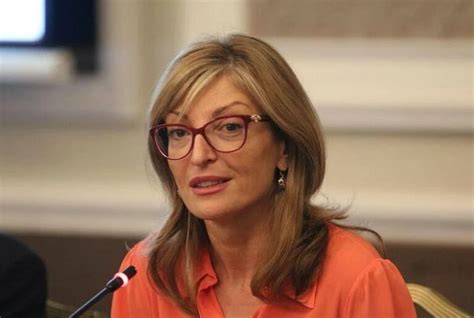 Захариева: Со потпишувањето на протоколот ИСТОРИСКИТЕ ПРАШАЊА СЕ ДЕЛ ОД ...