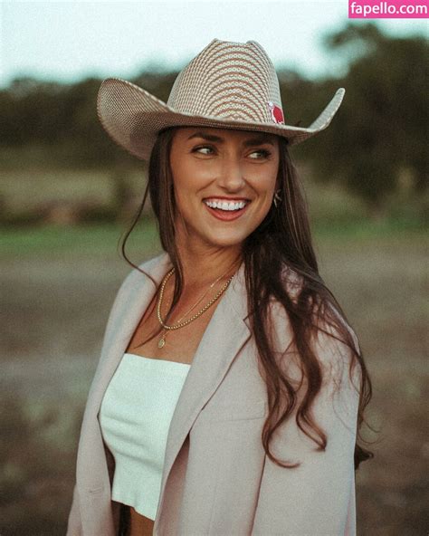 Taylor Altom - fapello