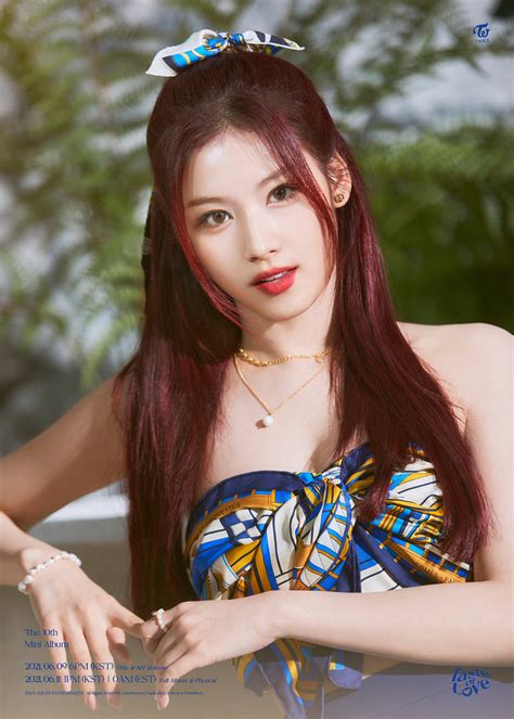 【TWICE(トゥワイス)サナ】TWICEのキューティーセクシー SANA(サナ)の魅力や経歴を徹底分析します！ - 韓国情報サイト