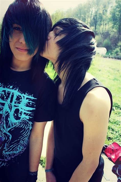 Can't wait to take pics like this with you | Emo couples, Emo boys ...