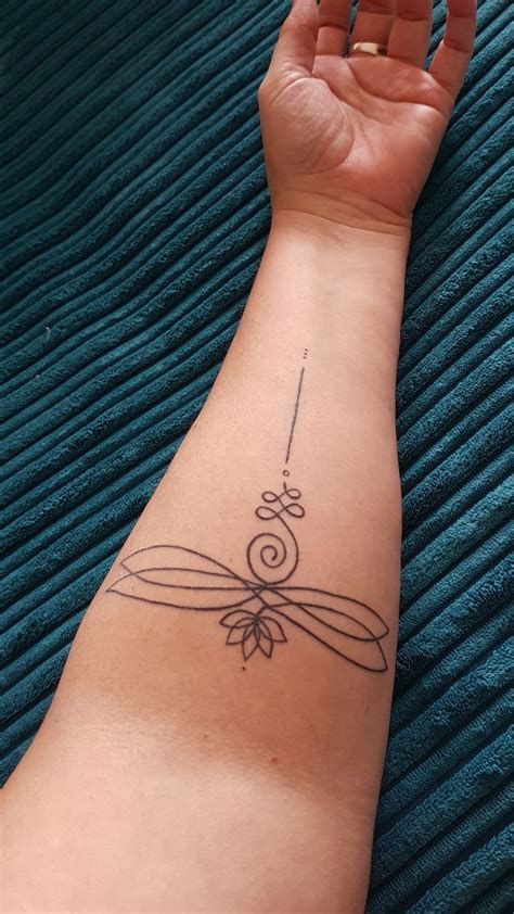 Unalome dragonfly lotus tatto | Tatoeage ideeën, Tatoeage, Tatoeages