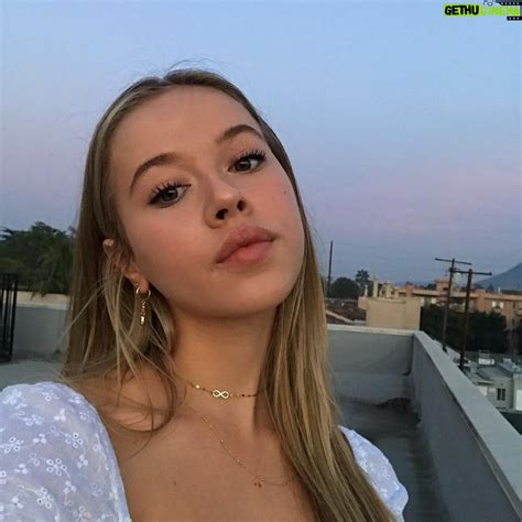 Holly J. Barrett Wiki, Biography, Age, Photos, Spouse and more