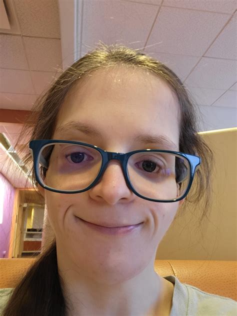 Signs Glasses Are Too Big at Dominic Johnson blog