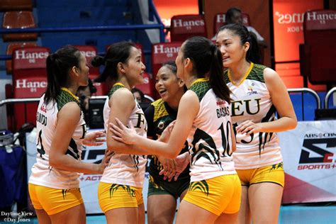 Team/Group Photo Gallery - FEU Lady Tamaraws Volleyball - Daytime View