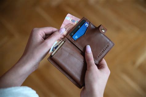 A Definitive Guide to Buying the Perfect Wallet
