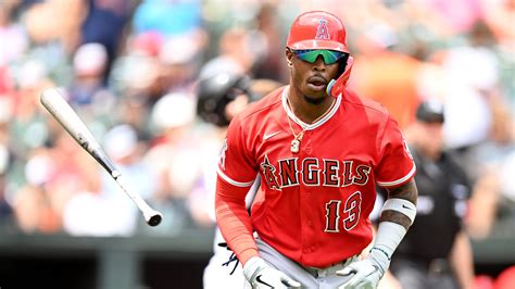 Arkansas football's Monte Harrison jokes about age on social media