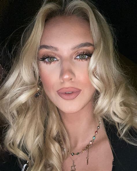 Tom Brady fans hijack Veronika Rajek's sultry Christmas snaps as model