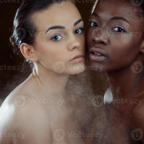 two fashion model 15257827 Stock Photo at Vecteezy