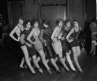 The Flapper and women’s changing role - Roaring 20s
