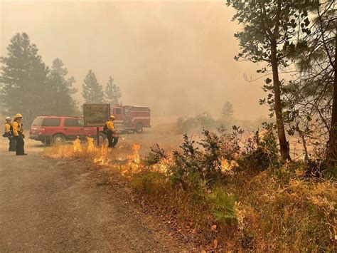 oregon fire continues  grow evacuations remain  place  columbian