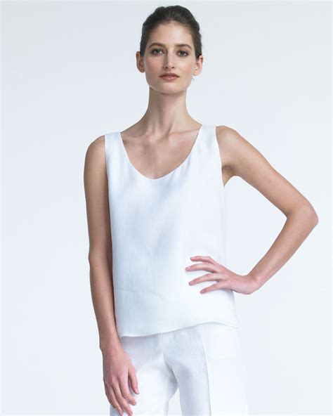 How To Wear White Sleeveless Tops