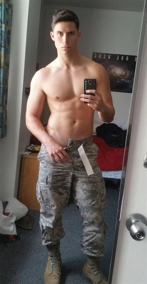Pin de Alpha Male em Camo Guys 3 | Mulheres, Meninas