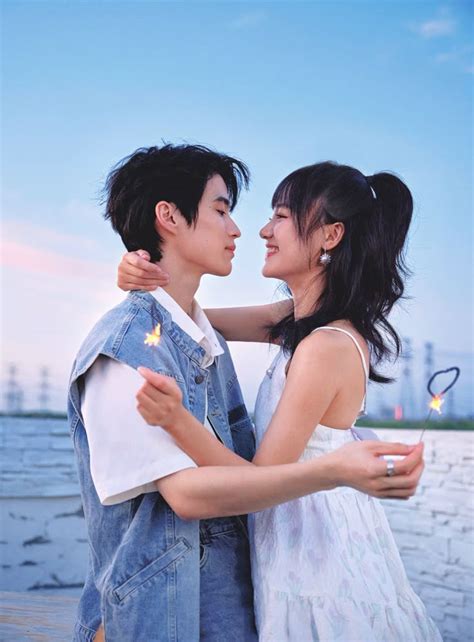 Pin on 姜个顾事 | Cute girl sketch, Chinese tv shows, Actors