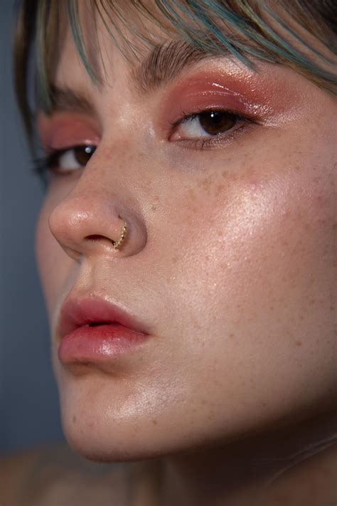 Glossy Lids and Glowy Skin! : r/MakeupAddiction