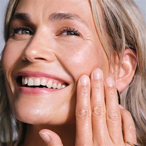 anew skin renewal power plumping shots   ml skincare avon uk