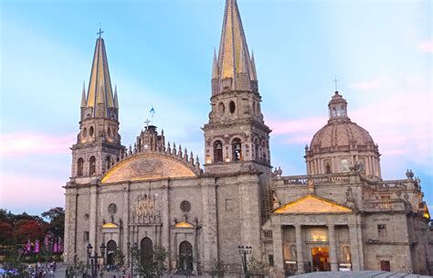 Welcome to Plaza Genova Best Hotel in Guadalajara, Jal