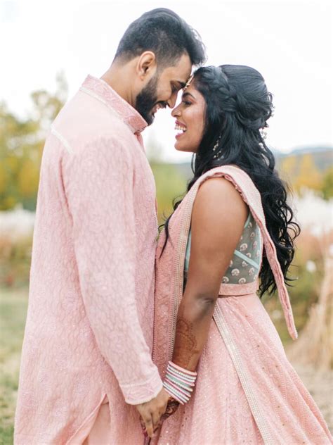 28 Beach Wedding Hairstyles For a Weatherproof Look