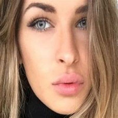 Elisabeth Rioux Wiki, Age, Bio, Height, Boyfriend, Career, Net Worth