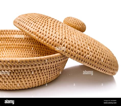 Wicker basket with lid, isolated on white Stock Photo - Alamy