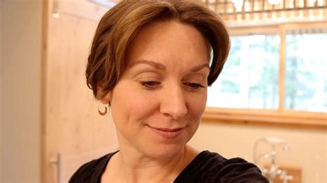 Best Natural Makeup For Over 40