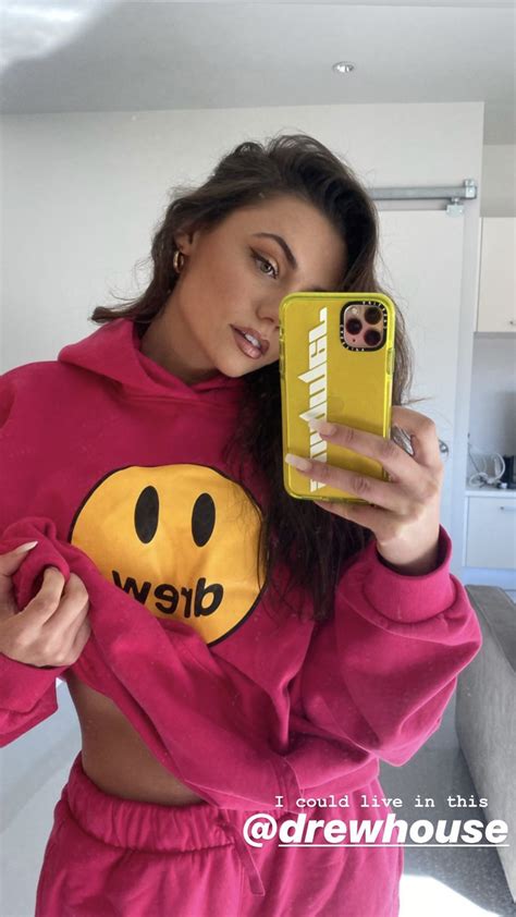Pin by carsyn on celebs + influencers | Snapchat, Fashion, About snapchat
