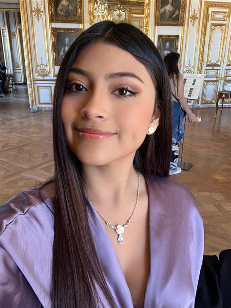 Smiling latina : r/latinas