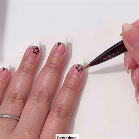 20 Simple White Nail Designs to Try