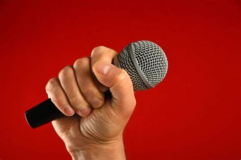 Why Professional Wireless Microphone is Important - Mag Minds