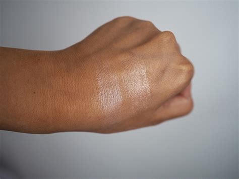 Rakkautta ensi silmäyksellä – Maybelline Master Strobing Stick – NUDE ...