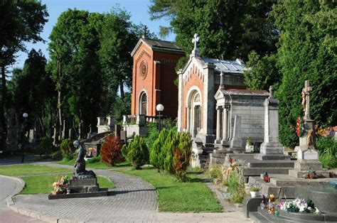 Самые удивительные и красивые кладбища мира