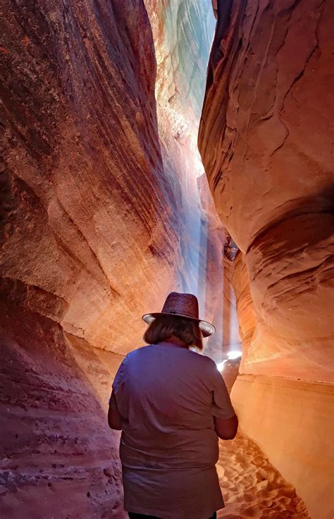 Peekaboo Slot Canyon Tour in Kanab UT - Dreamland Safari Tours