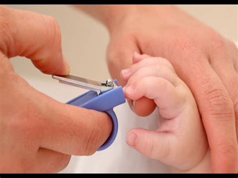 Cómo cortar las uñas al bebé - YouTube
