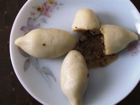 The Nepali Food Blog | theGundruk.com – Yomari: A Newari Delicacy