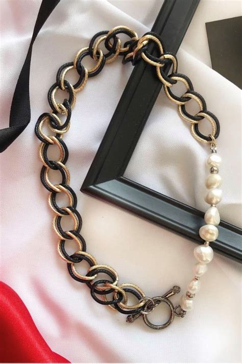 Стильная массивная цепь с жемчугом | Chain necklace, Jewelry, Necklace