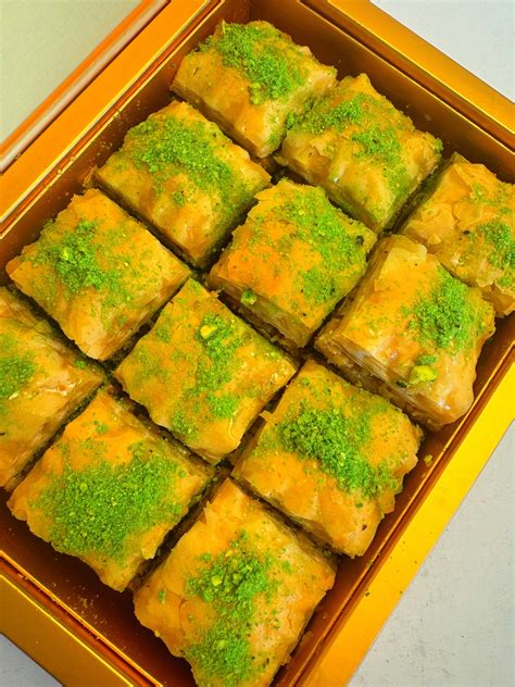 Baklava Pistachio - Lily Sweets